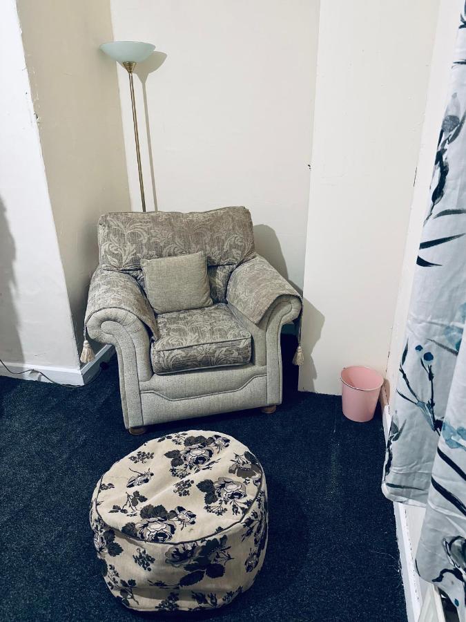 Double Bedroom In West Yorkshire, Leeds 利兹 外观 照片